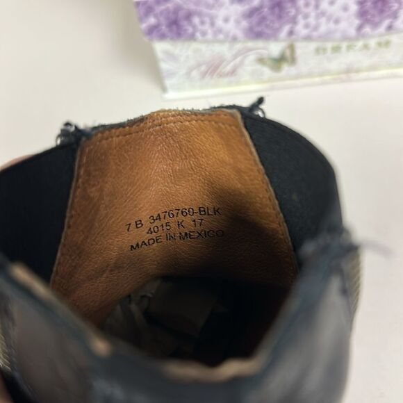 FRYE 7B Carly Black Zip Details Pull on Chelsea Ankle Boots - Picture 10 of 11